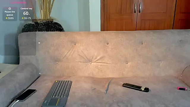  maria foxx  online show from 10/25/25, 07:14