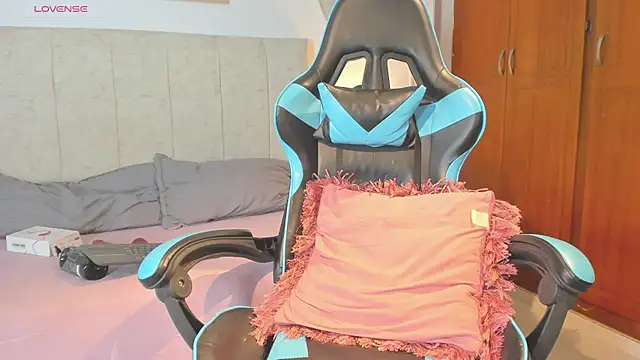  maria foxx  online show from 05/07/26, 04:32