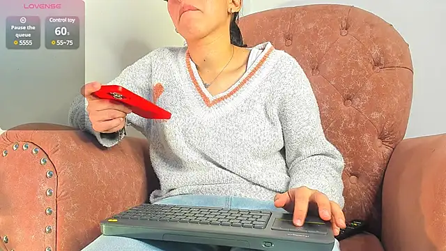  maria foxx  online show from 03/12/25, 04:02
