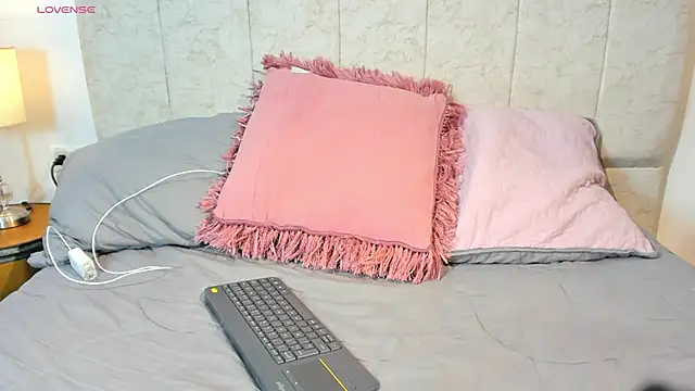 Snapshot of _maria_foxx_ chatting on 02/25/26, 12:27 maria foxx online show from 02/25/26, 12:27