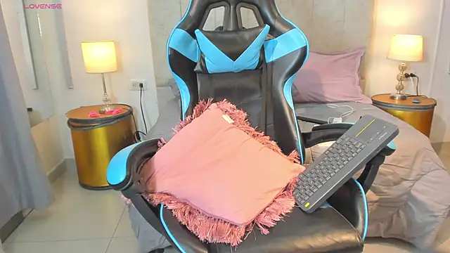 Snapshot of _maria_foxx_ chatting on 02/12/26, 04:29 maria foxx online show from 02/12/26, 04:29