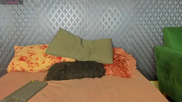  maria foxx  online show from 11/21/25, 06:29