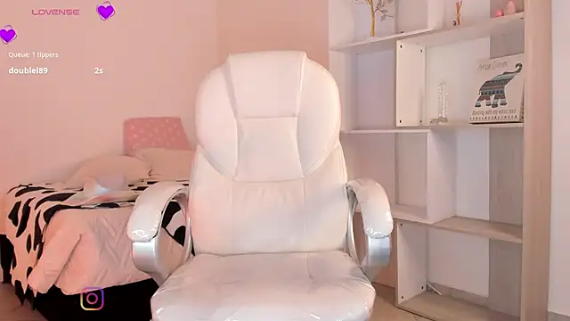 ambx04  online show from 09/13/25, 05:02