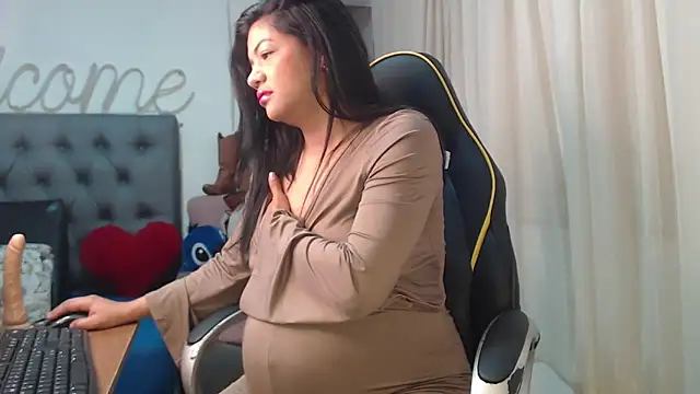 Snapshot of Horny_mami12 chatting on 02/16/25, 01:38 Horny mami12 online show from 02/16/25, 01:38