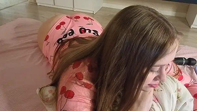 Snapshot of endlesssoffi chatting on 02/24/26, 05:47 endlesssoffi online show from 02/24/26, 05:47