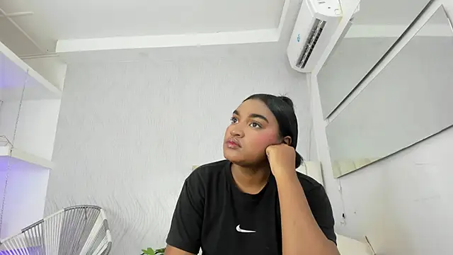 kayna gomez online show from 10/31/25, 07:43