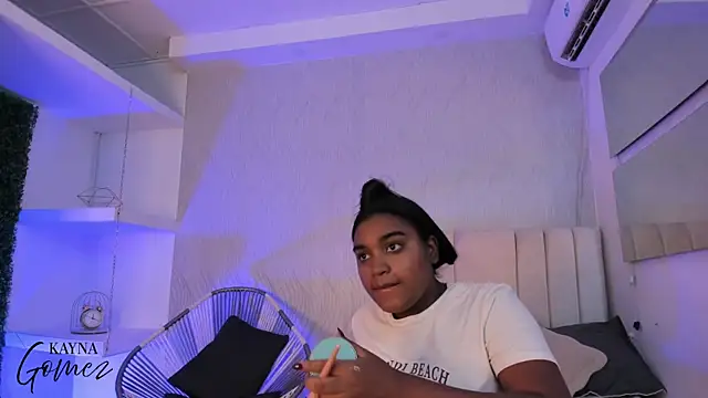 kayna gomez online show from 10/25/25, 07:25