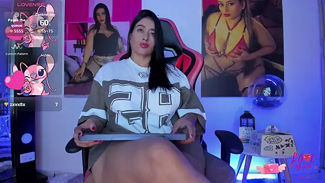 Snapshot of vaiolet_triana chatting on 11/19/25, 09:15 vaiolet triana online show from 11/19/25, 09:15