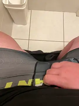 Snapshot of Hugo76578 chatting on 11/09/25, 07:51 Hugo76578 online show from 11/09/25, 07:51