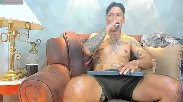 Snapshot of Dylanstonne chatting on 01/23/25, 10:22 Dylanstonne online show from 01/23/25, 10:22