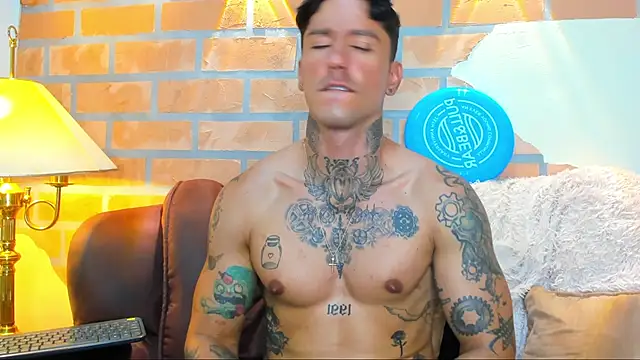 Snapshot of Dylanstonne chatting on 03/01/25, 09:37 Dylanstonne online show from 03/01/25, 09:37