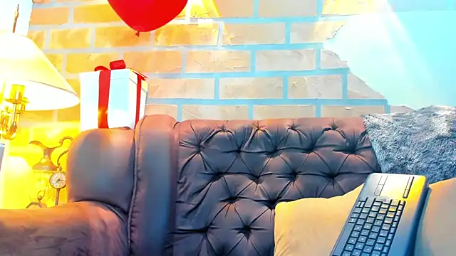 Snapshot of Dylanstonne chatting on 02/07/25, 09:48 Dylanstonne online show from 02/07/25, 09:48