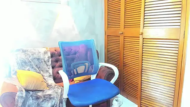 Snapshot of Dylanstonne chatting on 01/15/25, 08:16 Dylanstonne online show from 01/15/25, 08:16