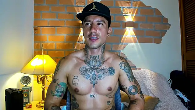 Snapshot of Dylanstonne chatting on 03/08/25, 04:12 Dylanstonne online show from 03/08/25, 04:12