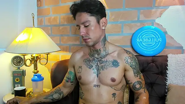 Snapshot of Dylanstonne chatting on 03/09/25, 01:48 Dylanstonne online show from 03/09/25, 01:48