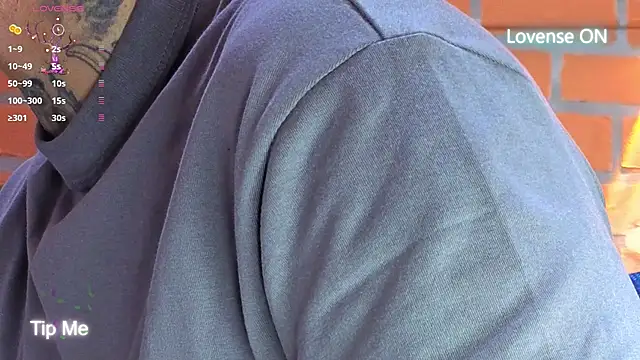 Snapshot of Dylanstonne chatting on 11/02/25, 06:24 Dylanstonne online show from 11/02/25, 06:24