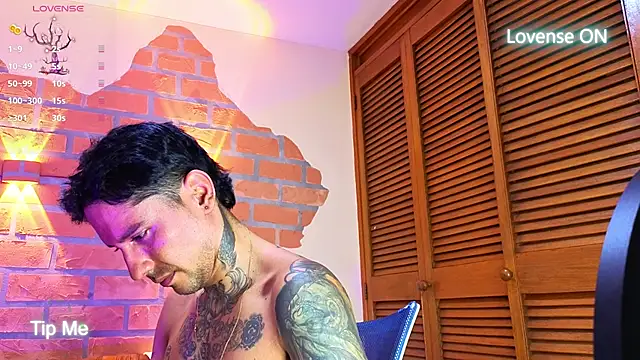 Snapshot of Dylanstonne chatting on 11/06/25, 08:13 Dylanstonne online show from 11/06/25, 08:13