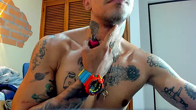 Snapshot of Dylanstonne chatting on 03/21/25, 10:17 Dylanstonne online show from 03/21/25, 10:17