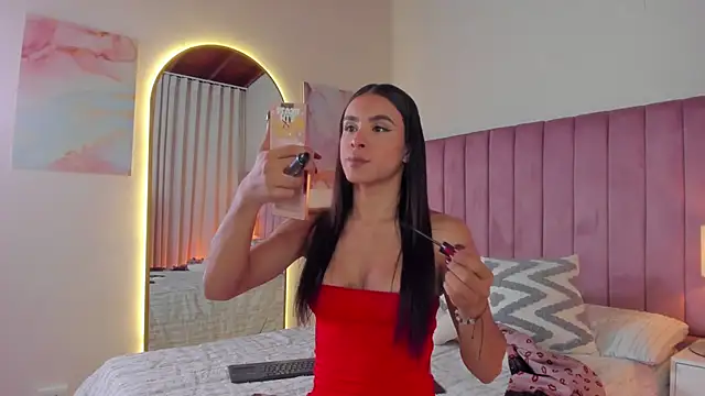 Snapshot of Aleja_arango1 chatting on 11/28/25, 10:21 Aleja arango1 online show from 11/28/25, 10:21