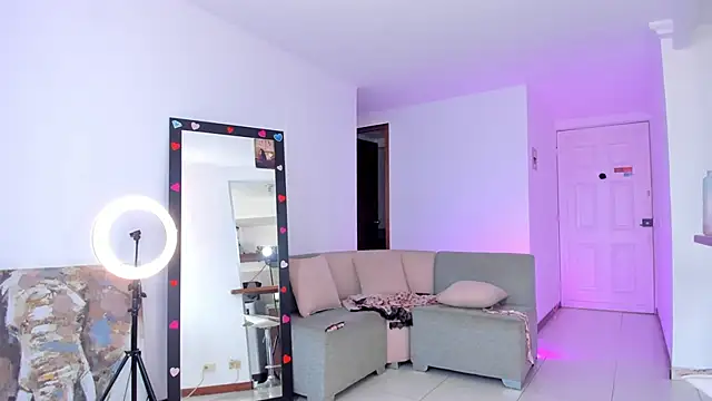 Aleja arango1 online show from 02/16/26, 09:24