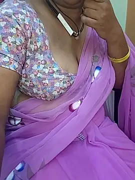 Snapshot of Sexy-Telugunayana2 chatting on 10/30/25, 04:15 Sexy-Telugunayana2 online show from 10/30/25, 04:15