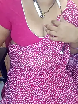 Snapshot of Sexy-Telugunayana2 chatting on 02/18/25, 02:27 Sexy-Telugunayana2 online show from 02/18/25, 02:27