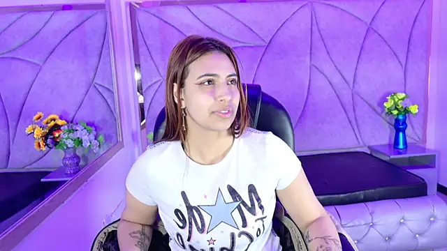 Snapshot of Tammy_Blackk chatting on 10/15/25, 03:16 Tammy Blackk online show from 10/15/25, 03:16