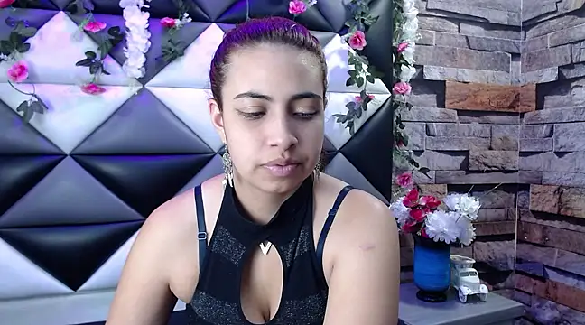 Snapshot of Tammy_Blackk chatting on 03/05/25, 11:49 Tammy Blackk online show from 03/05/25, 11:49