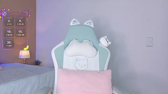 ahvi ebony online show from 01/17/26, 12:42