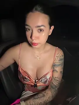 Pink Jazmin online show from 04/11/26, 03:03