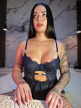 Pink Jazmin online show from 05/30/26, 12:06