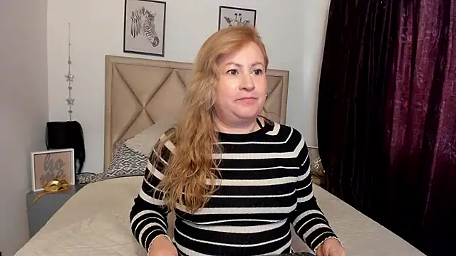 Snapshot of MonyCassius chatting on 11/24/25, 12:16 MonyCassius online show from 11/24/25, 12:16