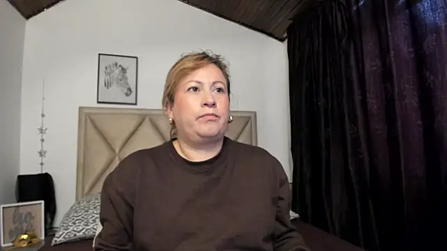 Snapshot of MonyCassius chatting on 11/15/25, 11:58 MonyCassius online show from 11/15/25, 11:58