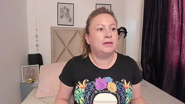 Snapshot of MonyCassius chatting on 11/08/25, 11:58 MonyCassius online show from 11/08/25, 11:58