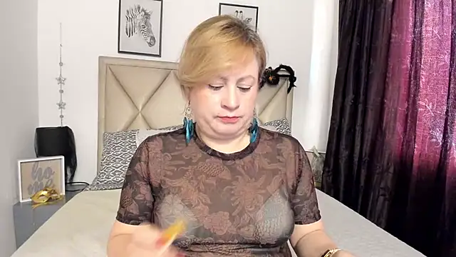 Snapshot of MonyCassius chatting on 11/13/25, 12:42 MonyCassius online show from 11/13/25, 12:42