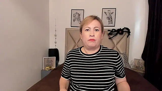 Snapshot of MonyCassius chatting on 11/10/25, 11:59 MonyCassius online show from 11/10/25, 11:59