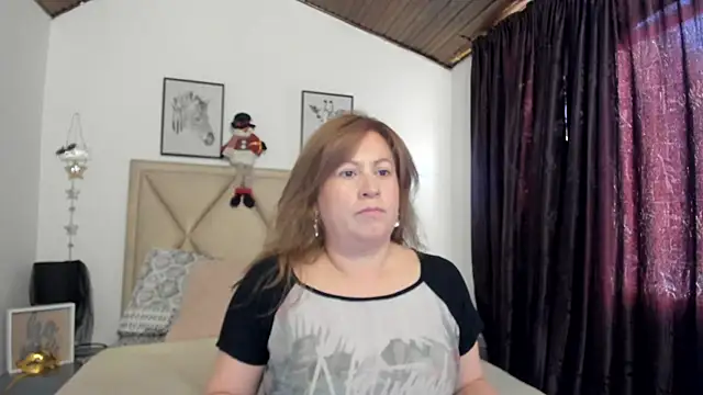 Snapshot of MonyCassius chatting on 12/01/25, 12:28 MonyCassius online show from 12/01/25, 12:28