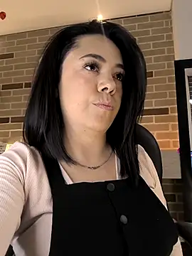 Bella fournier online show from 11/26/25, 10:54