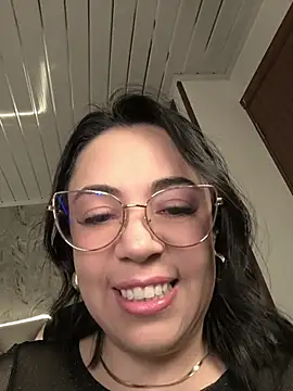 Bella fournier online show from 04/07/26, 12:23