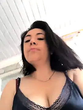 Bella fournier online show from 12/04/25, 03:55