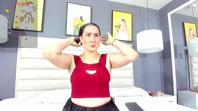 Snapshot of KyleDoom chatting on 11/25/25, 11:43 KyleDoom online show from 11/25/25, 11:43