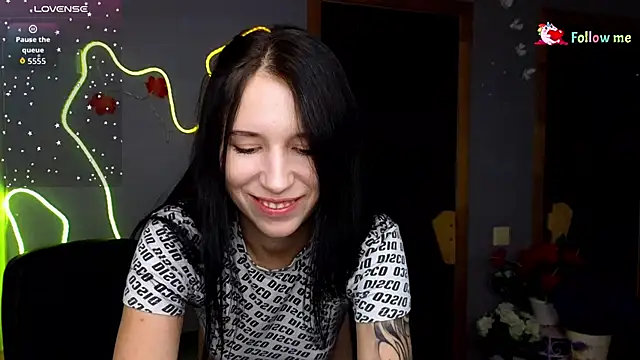 KarolinaBlacks online show from 11/06/25, 06:50