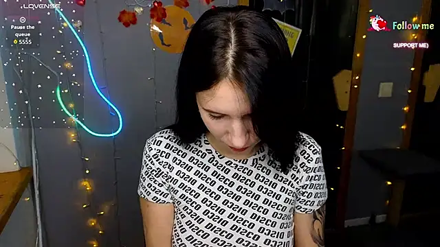 KarolinaBlacks online show from 10/23/25, 05:39