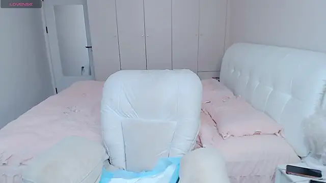 Snapshot of Sexyxiao_520 chatting on 10/27/25, 11:27 Sexyxiao 520 online show from 10/27/25, 11:27