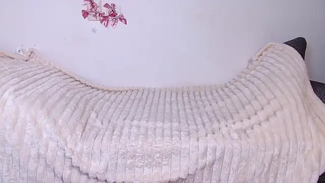 Snapshot of bellaa_love_ chatting on 03/17/26, 12:02 bellaa love online show from 03/17/26, 12:02