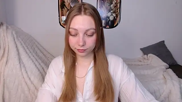 Snapshot of bellaa_love_ chatting on 04/08/26, 12:01 bellaa love online show from 04/08/26, 12:01