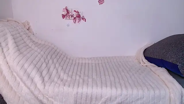 Snapshot of bellaa_love_ chatting on 03/23/26, 12:22 bellaa love online show from 03/23/26, 12:22