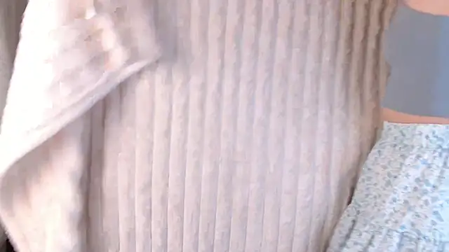 Snapshot of bellaa_love_ chatting on 06/16/26, 12:10 bellaa love online show from 06/16/26, 12:10