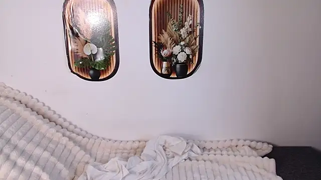 Snapshot of bellaa_love_ chatting on 04/23/26, 12:17 bellaa love online show from 04/23/26, 12:17