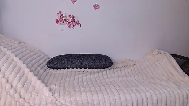 Snapshot of bellaa_love_ chatting on 04/01/26, 12:13 bellaa love online show from 04/01/26, 12:13